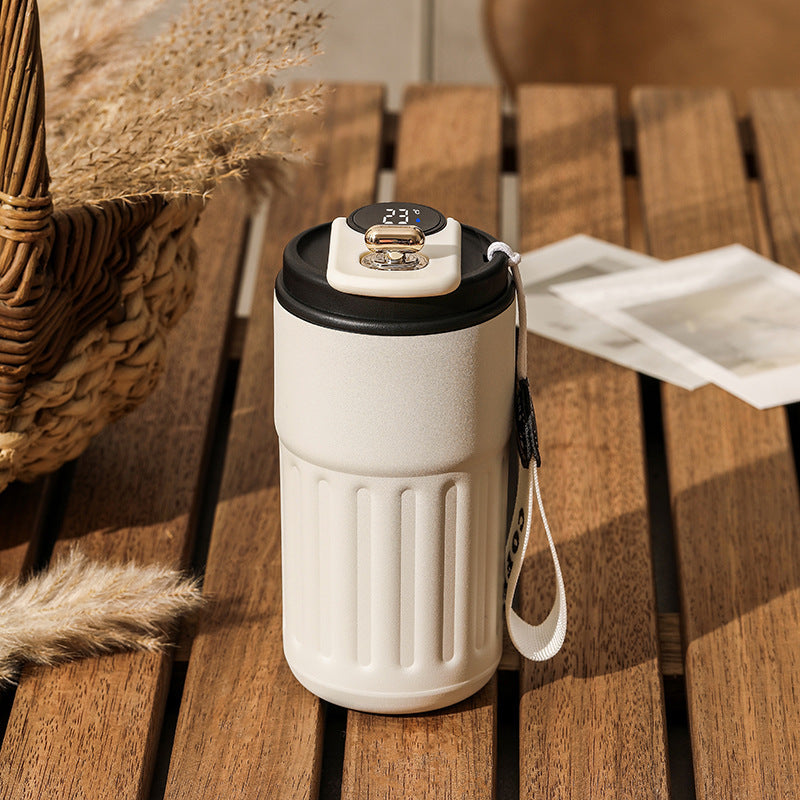 Tasse à café thermos numérique intelligente.