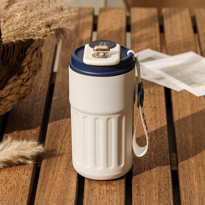 Tasse à café thermos numérique intelligente.